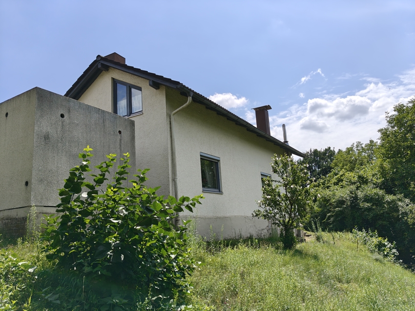 Grundstück in Hanglage