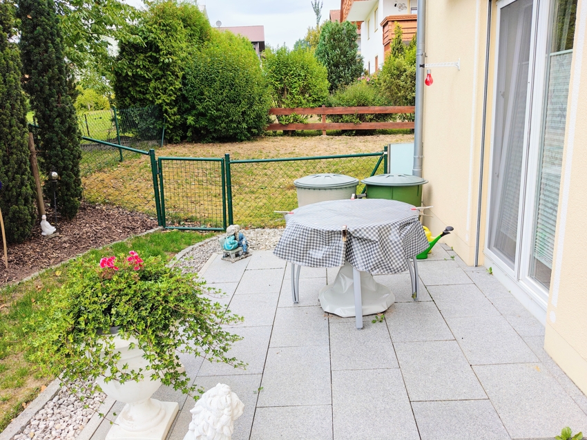 Westterrasse mit Markise
