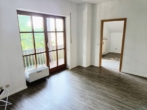 Wohnzimmer - Schönes 2-Zimmer-Appartement inkl. Tiefgarage in ruhigem Appartementhaus in Kirchham