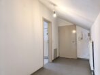 2-Zimmer-Eigentumswohnung mit Personenaufzug, Kellerraum und Tiefgaragenstellplatz in Zentrumsnähe - Eingangsbereich/Diele