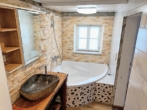 Badezimmer EG - Renovierungsbedürftiges Stadthaus am Marktplatz von Obernberg a. Inn mit kleinen Garten zu verkaufen