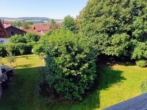 DG: Ausblick Südbalkon - Im Doppelpack/zwei Wohnungen in einer Einheit – 2-Zi.-Whg. im OG mit 2-Zi.-Dachgeschoss-Whg.