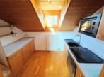 Küche (Anbauküche im Preis enthalten) - Gepflegte 2-Zimmer-Dachgeschosswohnung mit Süd-Loggia und Garage