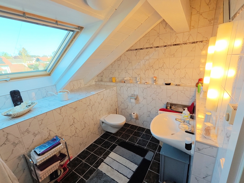 Badezimmer im DG