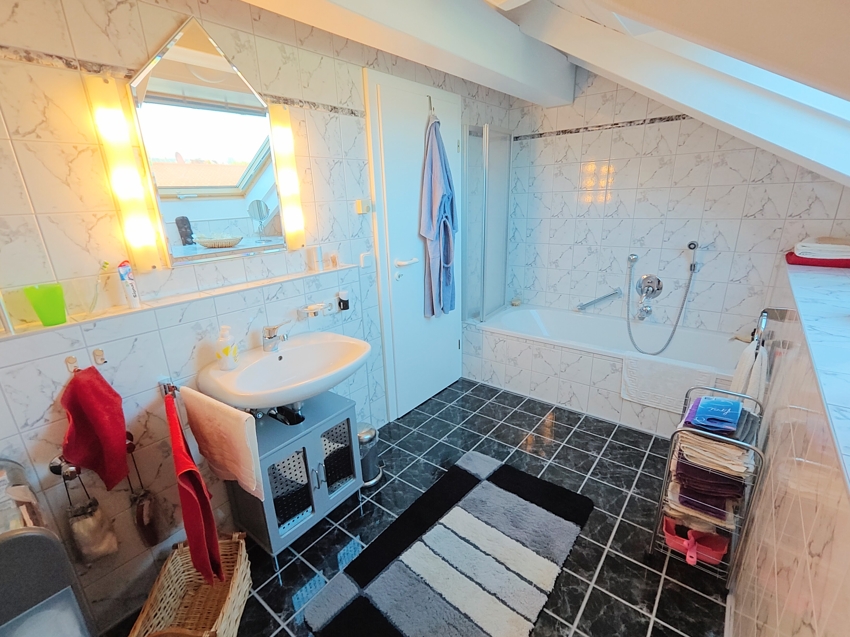 Badezimmer im DG