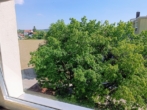 Blick aus der Küche - Schön geschnittenes 1-Zimmer Appartement mit separierter Küche und Tiefgaragenstellplatz