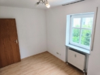 Kinderzimmer/Büro - 3-Zimmer-Erdgeschosswohnung mit Terrasse, Kellerraum und Garage in Kößlarn zu vermieten