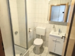 Gäste-WC - Reihenhaus mit Garage und großem Grundstück