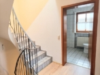 Treppenhaus - Reihenhaus mit Garage und großem Grundstück