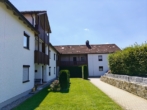 Zugang zum Haus - 2-Zimmer-Eigentumswohnung mit Terrasse im Kurort Bad Birnbach