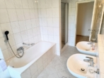 Bad - 3-Zimmer-Etagenwohnung mit Tiefgaragenstellplatz in Pocking zu vermieten