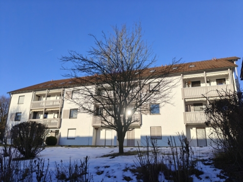 gut geschnittene 2-Zimmer-Wohnung mit Kfz-Stellplatz in idealer Lage im Kurort Bad Birnbach, 84364 Bad Birnbach, Etagenwohnung