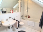 Badezimmer - gemütliche 2-Zimmer-Eigentumswohnung im Dachgeschoss mit Balkon, Tiefgarage u. Kfz-Stellplatz