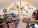 Wohnen/Essen/Kochen - gemütliche 2-Zimmer-Eigentumswohnung im Dachgeschoss mit Balkon, Tiefgarage u. Kfz-Stellplatz
