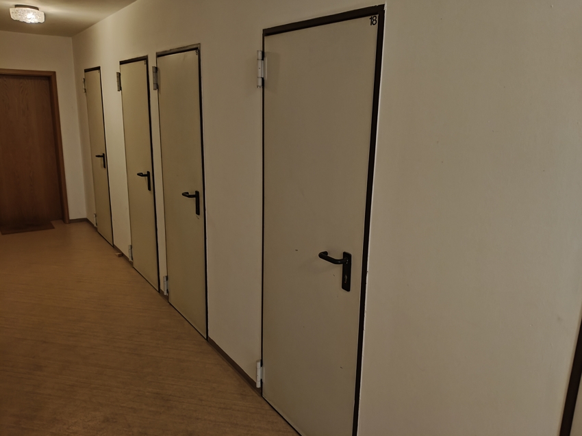 Abstellmöglichkeit bietet ein Speicherabteil