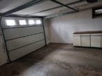 Garage im Haus - renovierungsbedürftiges Wohnhaus mit Einliegerwohnung und Garage