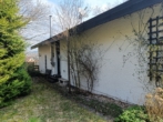 Gartenzugang von der Einliegerwohnung aus - renovierungsbedürftiges Wohnhaus mit Einliegerwohnung und Garage
