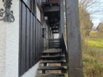 Zugang zum Haus - renovierungsbedürftiges Wohnhaus mit Einliegerwohnung und Garage