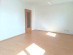 Wohn- Schlafraum - Helle 1-Zimmer-Wohnung mit großem Balkon – Stellplatz und Kellerabteil ab 01.07.2025 zu vermieten