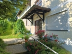 Hauseingang - 3-Zimmer-Eigentumswohnung mit Tiefgarage im Kurort Bad Griesbach