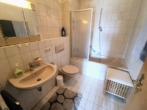 Bad - Schöne 2-Zimmer-Wohnung mit 2 Balkonen und Tiefgaragenstellplatz in Kirchham zu verkaufen