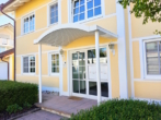 Eingangsbereich - Exklusives Mehrfamilienhaus im Kurort Bad Birnbach – Ein Zuhause, das Licht, Raum u. Eleganz vereint