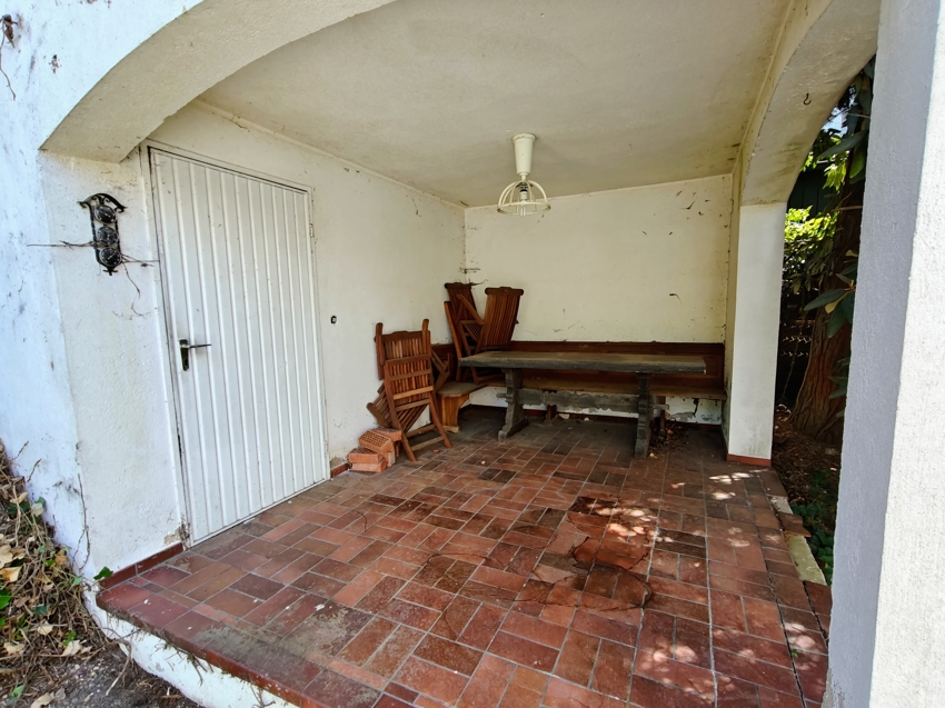 Abstellfläche unter der Garage