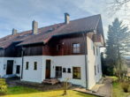Renovierungsbedürftige, gut geschnittene 3-Zimmer-Eigentumswohnung mit Garage im Kurort Bad Birnbach - Hauseingang (2 Parteien pro Hauseingang)