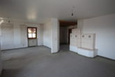 Renovierungsbedürftige, gut geschnittene 3-Zimmer-Eigentumswohnung mit Garage im Kurort Bad Birnbach - Wohnen