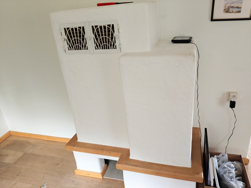 Whg Nr. 1: Kachelofen im Zimmer Nr. 2