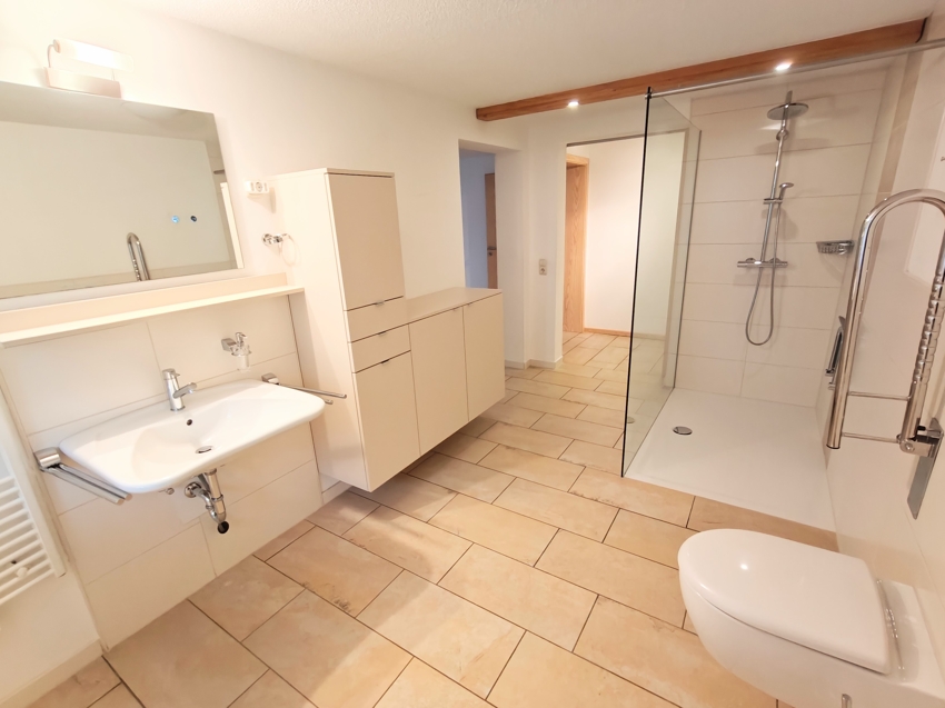 Whg. Nr. 1: Badezimmer (seniorengerecht)