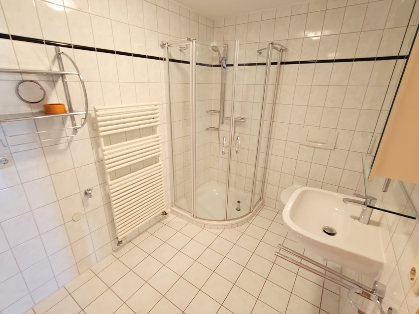 Whg.Nr.2: Badezimmer OG