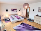 Schlafzimmer 1 OG Whg. 2 - Mehrfamilienhaus mit großem Grundstück in Erlau-Obernzell zu verkaufen