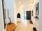 Hauseingang/Diele - BARRIEREFREIHEIT – LICHT – RAUM – EXKLUSIVITÄT – Bungalow mit Garage im Kurort Bad Griesbach